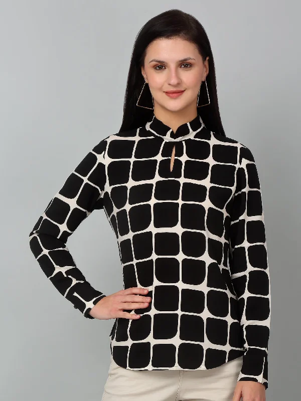 Women's PeacoatsWomen Black Printed Top