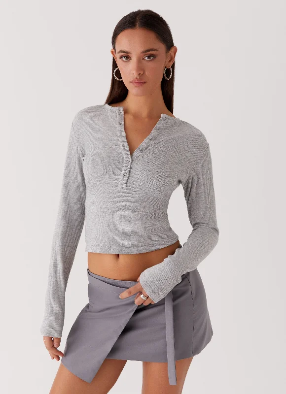 Women's Notched Collar SweatersKellie Knit Long Sleeve Top - Grey