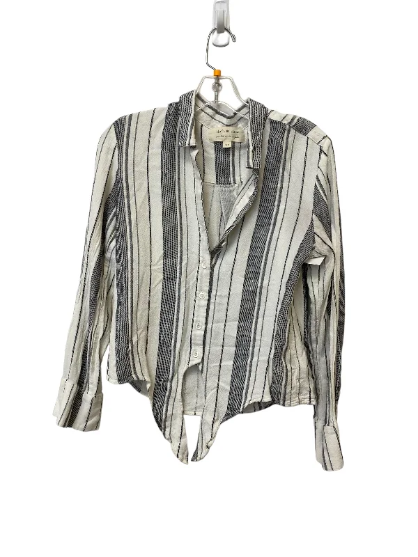 Women's Blouse with V-Shaped HemTop Long Sleeve By Cloth & Stone  Size: Xs