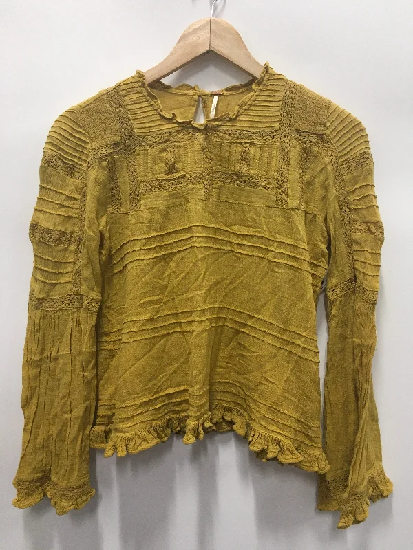 Women's Blouse with Peter Pan CollarTop Long Sleeve By Free People  Size: Xs